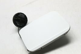 2002-2007 SUBARU IMPREZA FUEL DOOR AND GAS CAP P5561 image 3