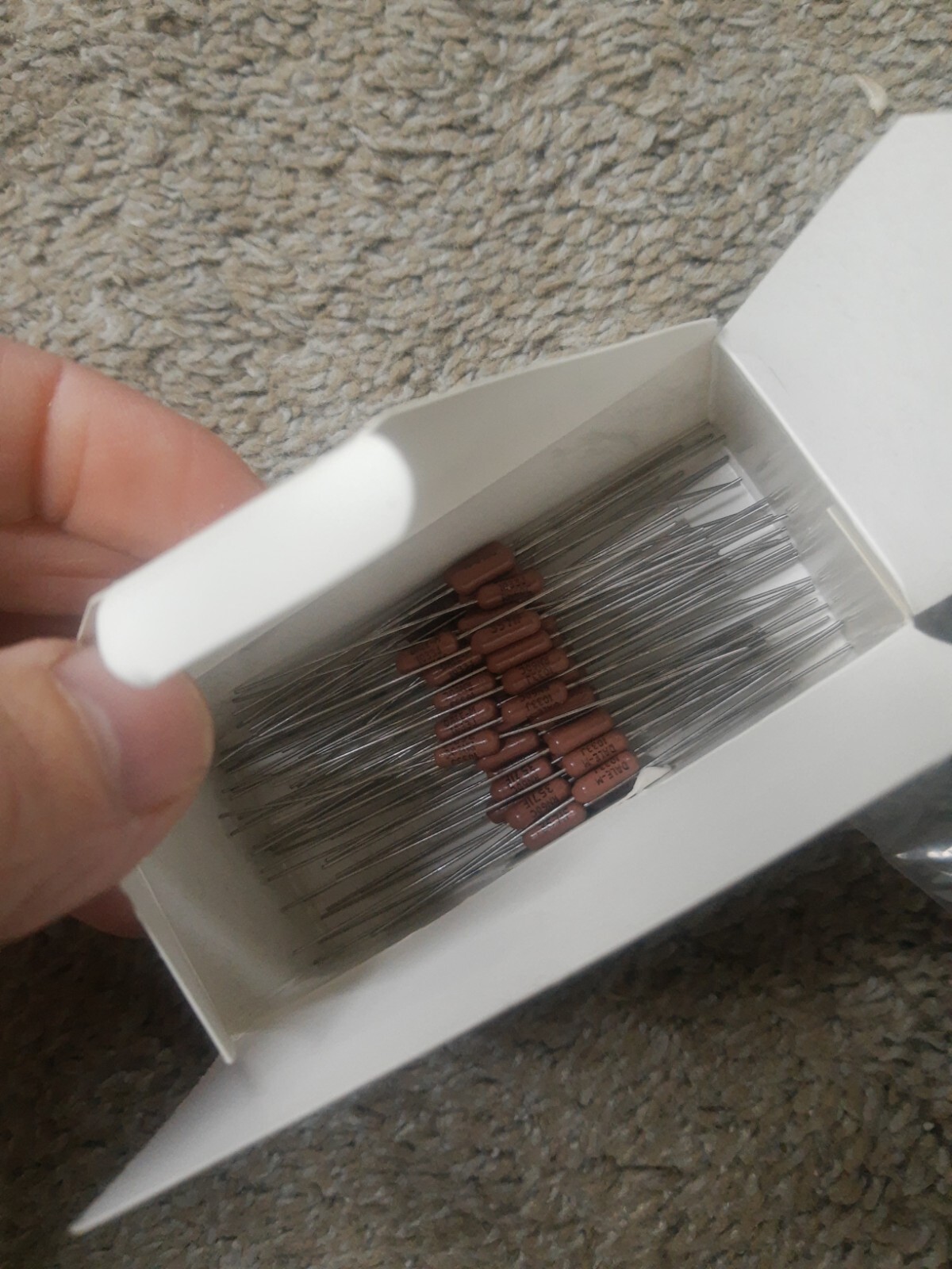 NEW LOT of 70 Vishay Metal Film Resistors 3.57K OHM 1/8W 1% AXIAL RN60C3571FB14 Item image 2