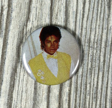 Vintage 1982 Michael Jackson Yellow Sweater Vest Button Pin Excellent Condition - £6.99 GBP
