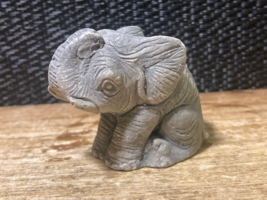 Elephant Figurine -Hand Crafted Mount St Helen&#39;s   Volcanic Ash Sculptur... - $165.89 MXN