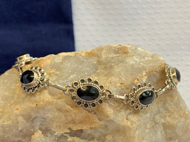 Sterling Silver Bracelet 8.83g Fine Jewelry 7.25&quot; Black Oval Stones - £23.61 GBP