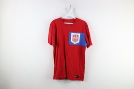 Nike Mens Medium Athletic Cut Spell Out USMNT USA Soccer Pocket T-Shirt Red - £19.51 GBP