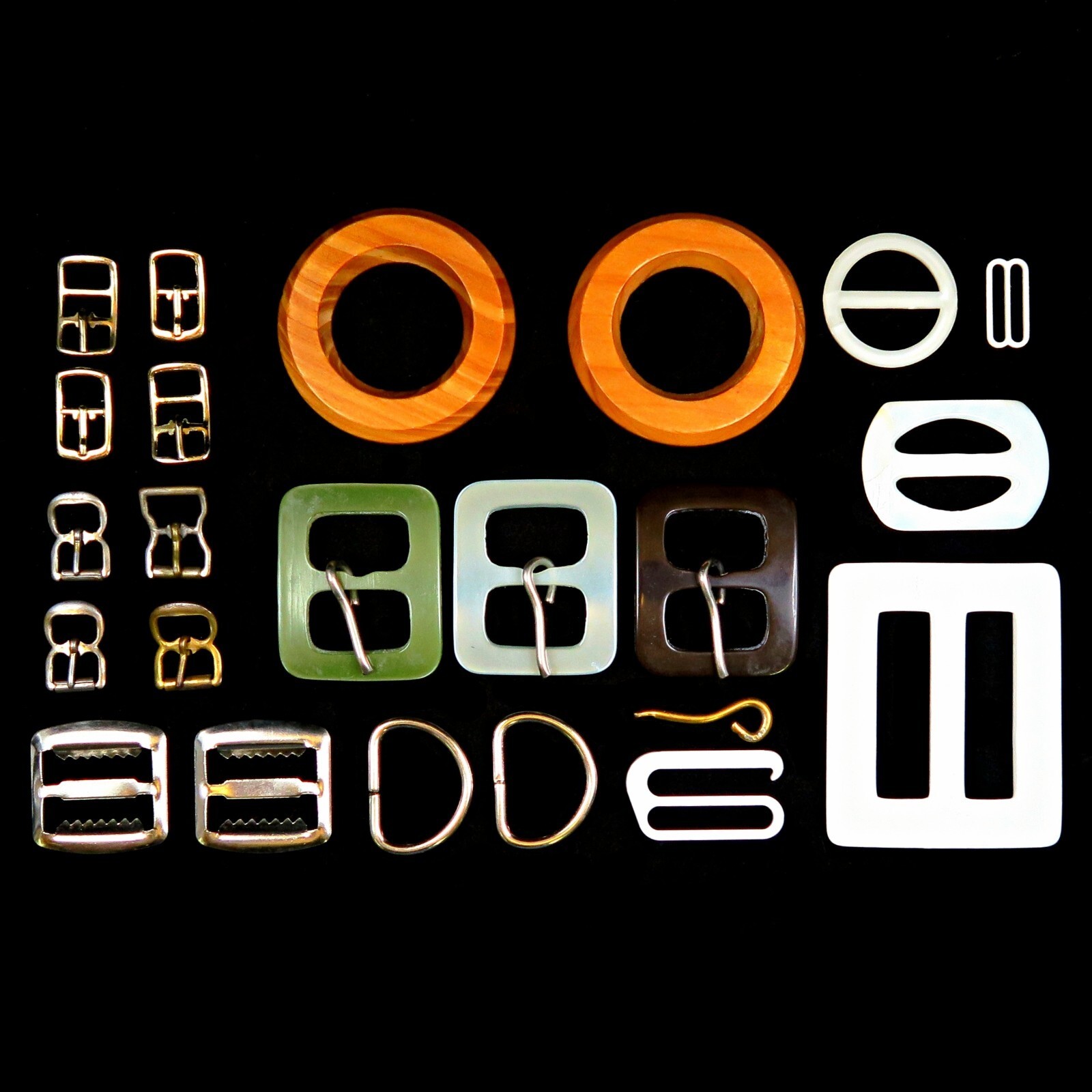 Vintage Buckle Lot – Lucite, Wood, Metal, Plastic Mix, 23 pcs, 1960s–80s... - $19.70