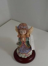 Christmas Around the World The Praying Angel Figurine 5 1/2 inches very good - £4.68 GBP