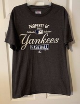 Authentic Majestic Property of Yankees Men&#39;s Gray Graphic T Shirt Size M... - £12.45 GBP