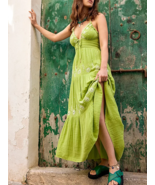 Summer Casual Flower Embroidery Tie-Up Halter Neck Sleeveless Dress - €56,21 EUR Summer Casual Flower Embroidery Tie-Up Halter Neck Sleeveless Dress - €56,21 EUR