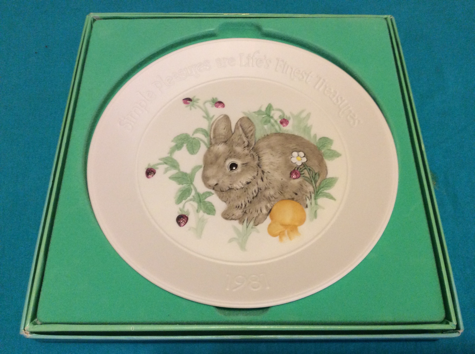 DESIGNERS COLLECTION SIMPLE PLEASURES - 1st ANNUAL LINDA K. POWELL PLATE... - $34.49