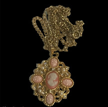 Vintage Gold Pink Cameo Necklace Romantic Poet Avon 1992 - £23.50 GBP