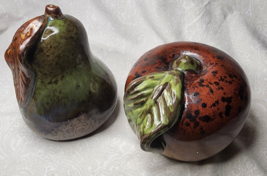 Vintage Decorative Green Pear and  Red Apple with Leaf Fruit Ceramic Pottery - £8.26 GBP