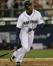 Ken Griffey Jr 8X10 Photo Seattle Mariners Baseball Picture Mlb Action - £3.94 GBP