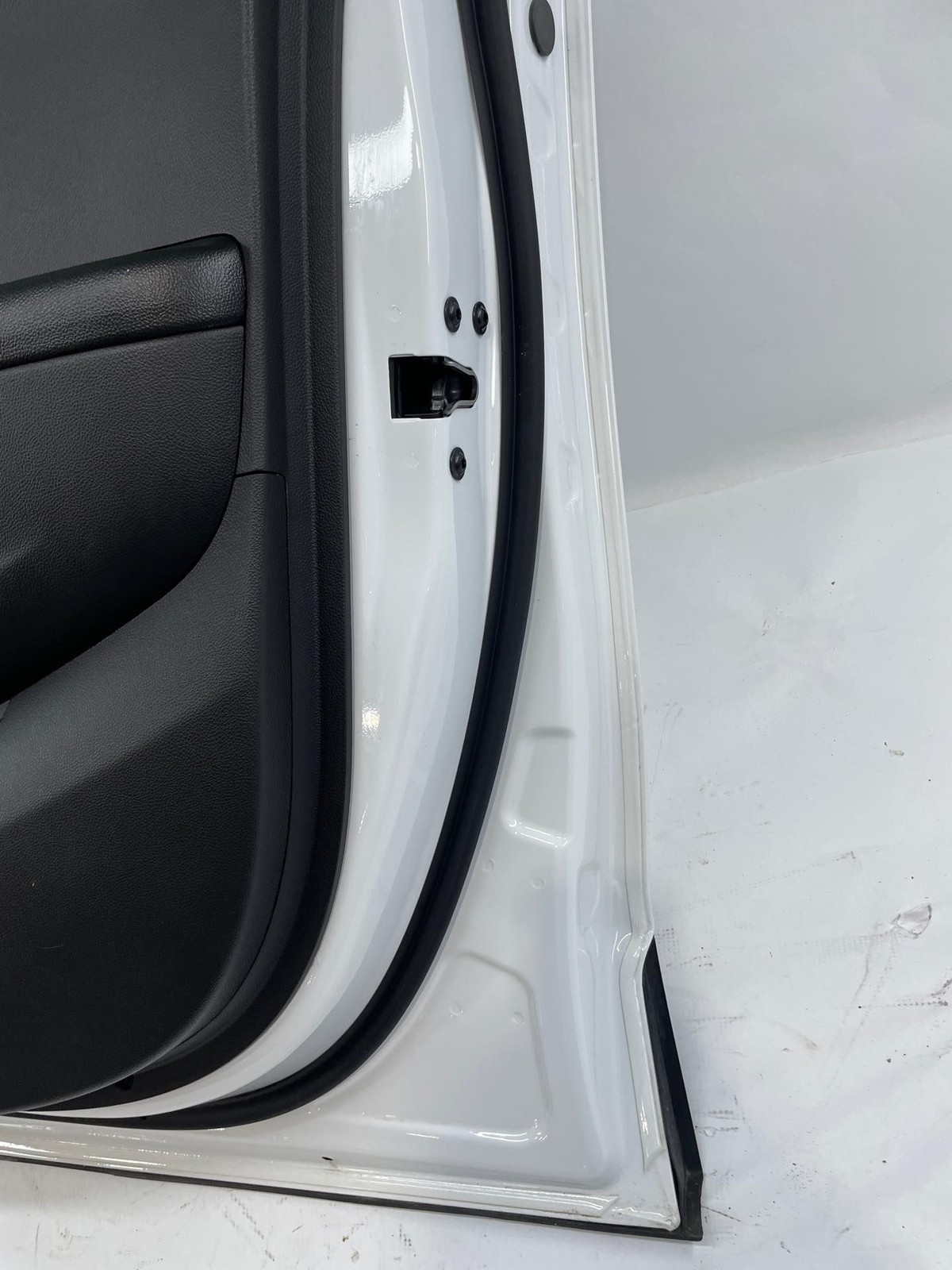 2013-2022 Chevy Trax LS RH Passenger Front Door Assembly W/ Glass & Panel White Item image 11