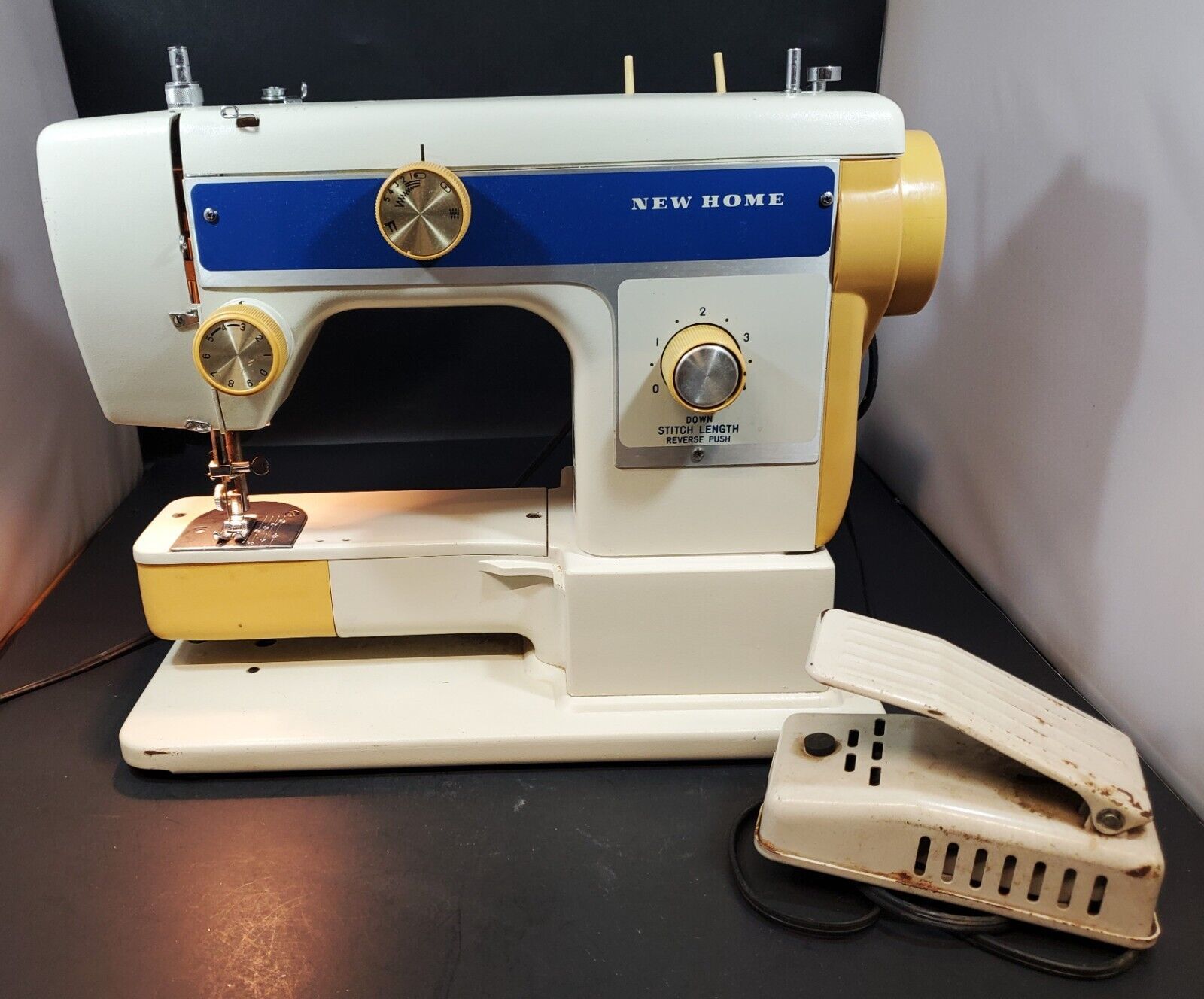 Vintage New Home Model 630 Sewing Machine by Janome Vintage Great Condition!! - $128.69
