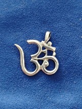 925 Sterling Silver Ohm Pendant Free Shipping - $419.61 MXN