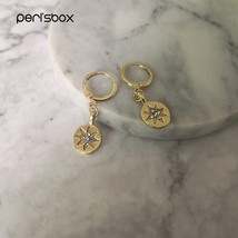 Peri&#39;sBox Dainty Eight Star Huggie Hoop Earrings for Women Gold Coin Tiny Hoops  - £6.41 GBP