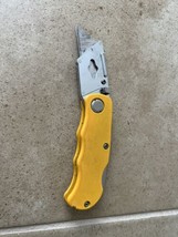 Foldable Knife with Disposable Blade With Belt Clip Suit Trade Work - $6.55