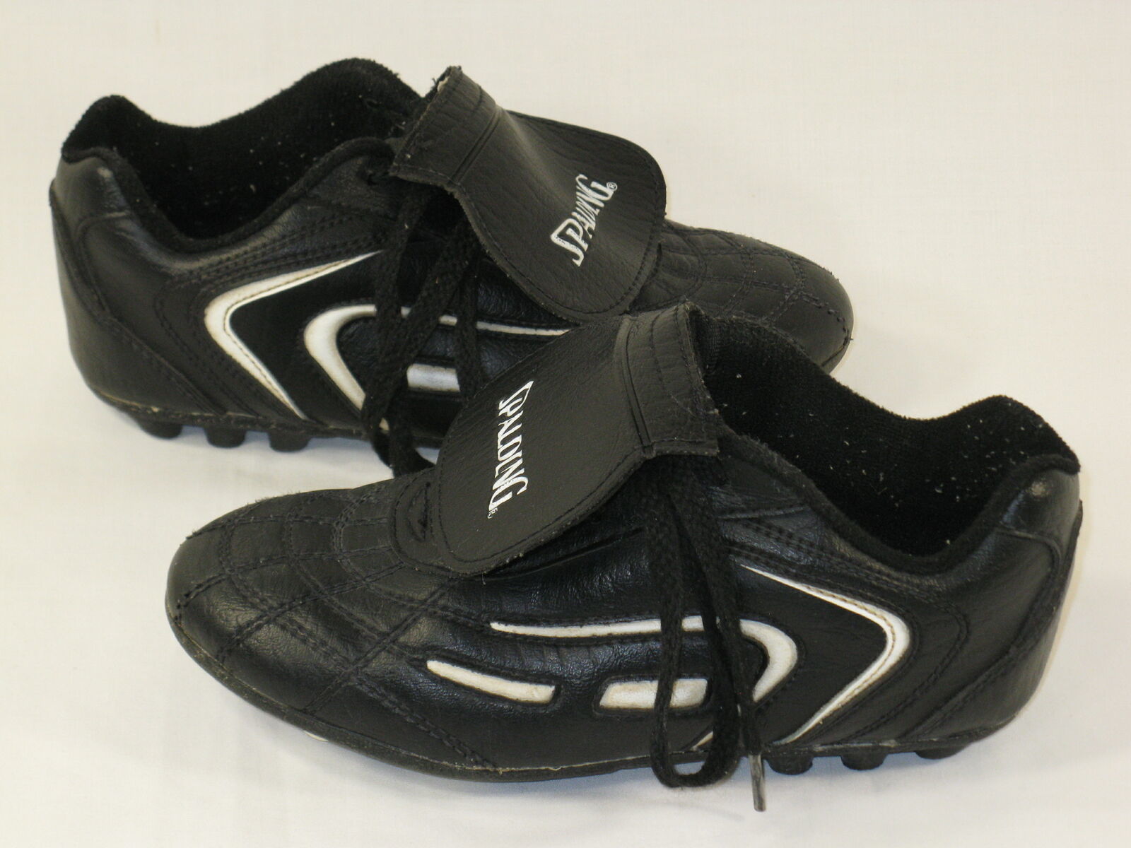 SPALDING SOCCER CLEATS YOUTH SIZE 1 US EXCELLENT PLUS CONDITION - £8.22 GBP