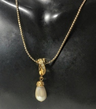 Vintage Faux Pearl &amp; Rhinestone Drop Pendant on Goldtone Herringbone Cha... - $12.95