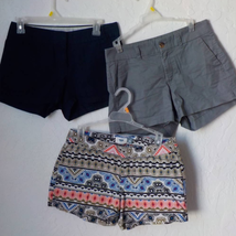 J Crew and Old Navy Bundle of 3 Shorts Women&#39;s size 2 Flat Front Pockets... - £11.86 GBP