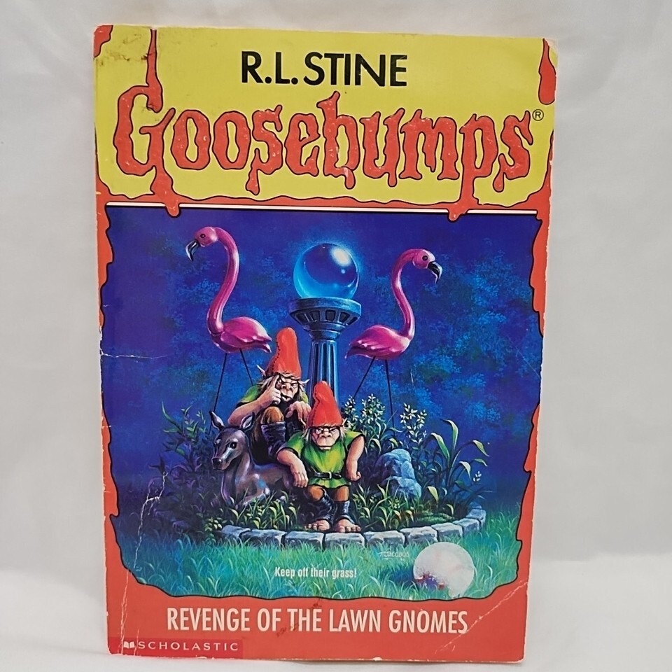 R.L. Stine Goosebumps Revenge Of The Lawn Gnomes Book #34 - $6.92