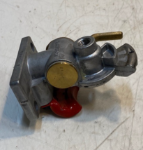 441014 Gladhand, Emergency, Aluminum Body with Shut Off, Red - $748.98 MXN