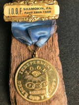 Vtg Independent Order Odd Fellows Shamokin Pennsylvania April 1908 Pin - £31.89 GBP