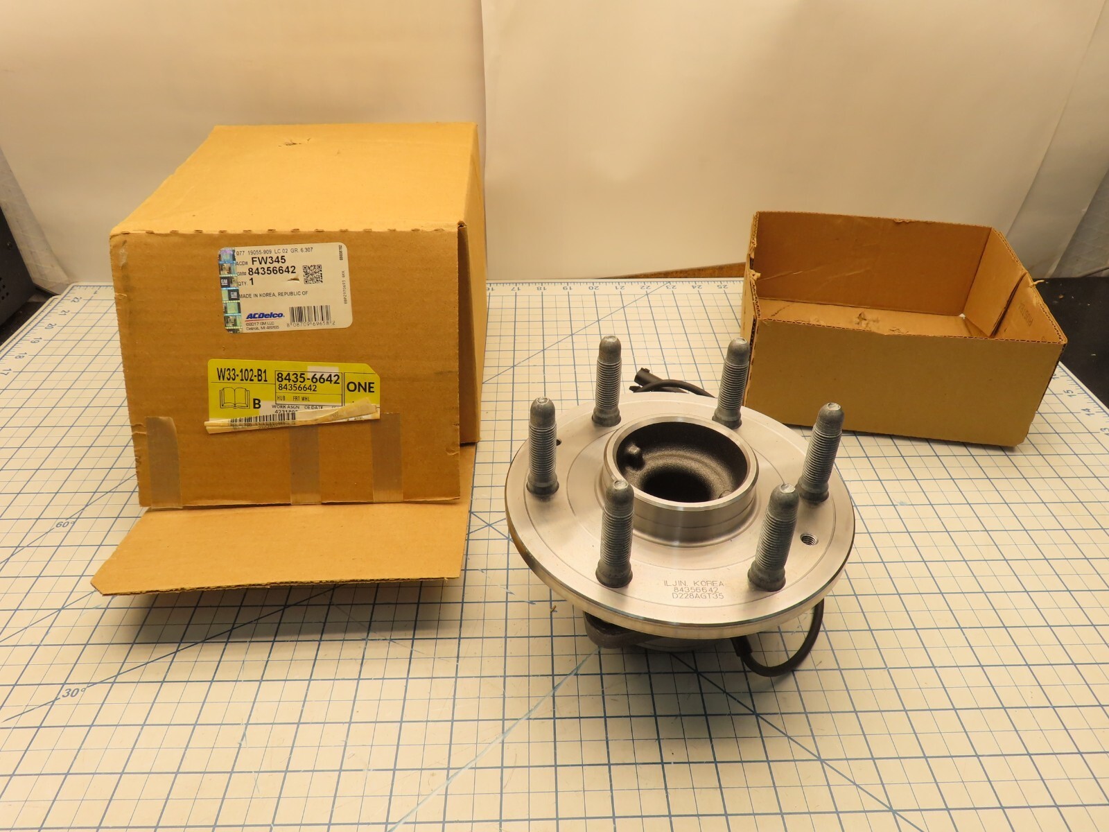 GM 84356642 Front Wheel Hub and Bearing Assembly FW345 OEM - $139.98