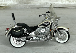 HARLEY DAVIDSON 1993 FLSTN HERITAGE SOFTAIL 2004 MAISTO DIE CAST 1:18 78... - $238.88 MXN