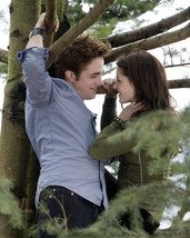 Robert Pattinson Kristen Stewart tender moment by tree Twilight series 8x10 - £7.79 GBP