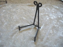 Wraught Iron Free Standing Plate Holder - $3.20