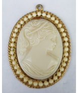 vintage cameo pendant ladie gold tone pearl bead cream LARGE 2" - €30,06 EUR vintage cameo pendant ladie gold tone pearl bead cream LARGE 2" - €30,06 EUR
