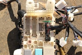 2005-2010 SCION TC DASH DASHBOARD INTERIOR CABIN FUSE BOX J426 image 7