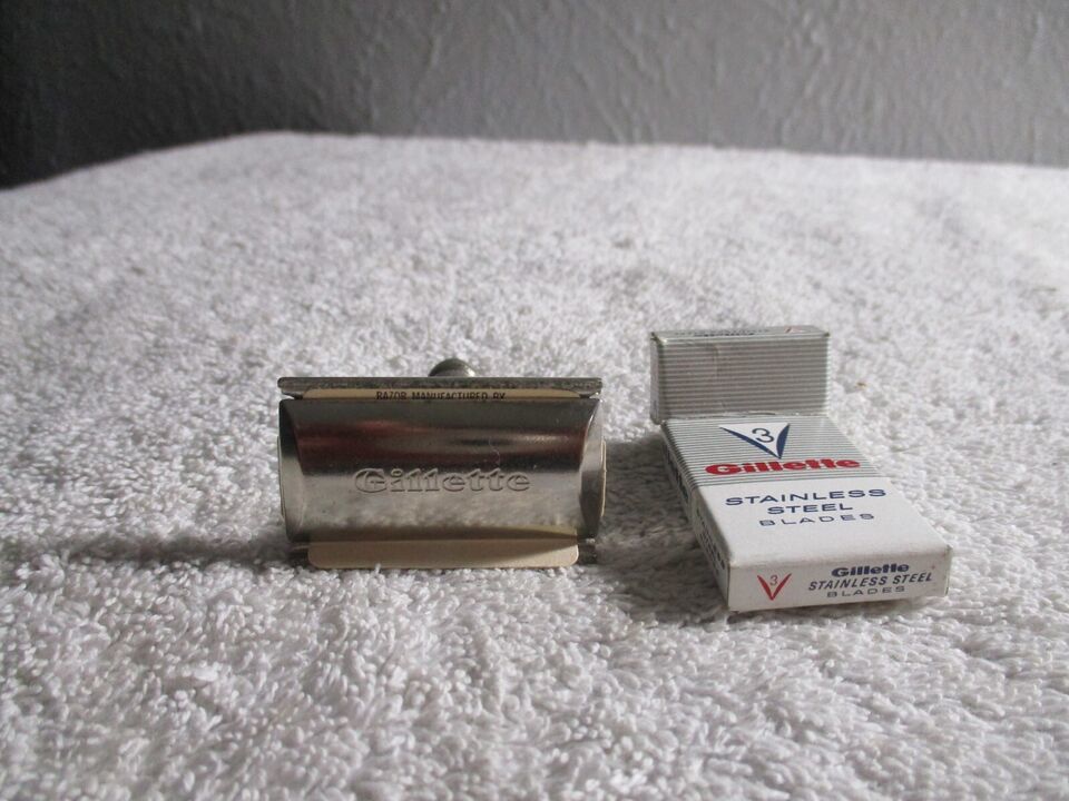 Primary image for Vintage Gillette mini Travel Razor P3 unused with 3 blades