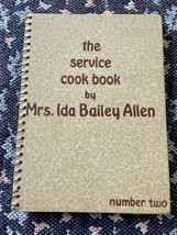The Service Cookbook by Mrs. Ida Bailey Allen Number Two Ring Binder 1935 - $444.71 MXN