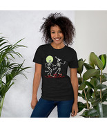 New Dancing Skeletons Print Tee Shirt Women Gildan Short Sleeve Crew Nec... - £15.14 GBP+