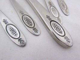 Oneida Deluxe Stainless Flatware Polonaise pattern 40pc. set for 8 EUC - £95.57 GBP