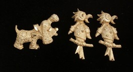 3 Vintage Fashion Pin Brooches 2 Parrots 1 Dog Gold Tone Estate Fresh - £9.53 GBP
