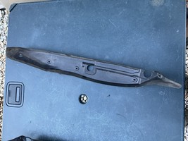 03-06 Mercedes W211 E Class Front Right Fender Cover Seal 2118890425 - £17.14 GBP