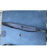 03-06 Mercedes W211 E Class Front Right Fender Cover Seal 2118890425 - $22.76