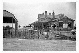 bb0144 - Barton on Humber Railway Station , Lincolnshire in 1967 - print - £1.98 GBP