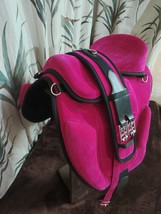 Durable Synthetic Suede Treeless Horse Saddle for Trail &amp; Training Riding . - $2,795.89 MXN