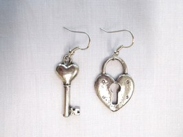 UNIQUE HEART LOVE LOCKET &amp; HEART TOPPER KEY CHARM USA PEWTER FASHION EAR... - $11.99