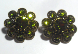 Vintage Weiss Gold-tone Green Rhinestone Flower Clip-on Earrings - $26.24