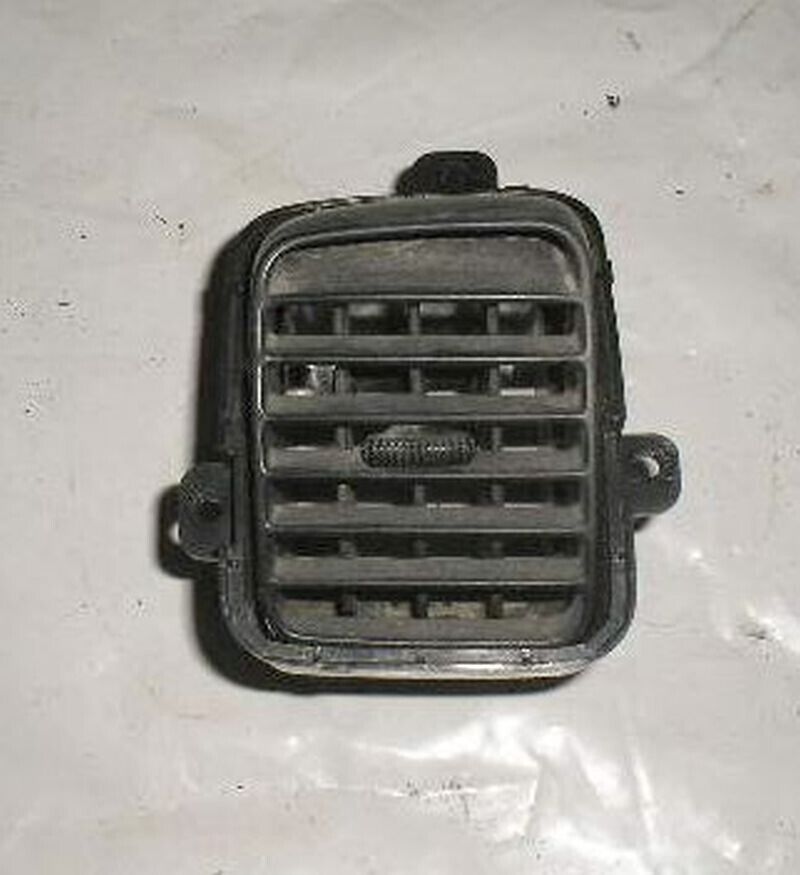 1999 Nissan Frontier 4WD 3.3L AT Left Dashboard Vent - $2.88