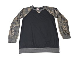 Wanna B Womens Long Sleeve Black/ Chamo Shirt Size Small - $11.83
