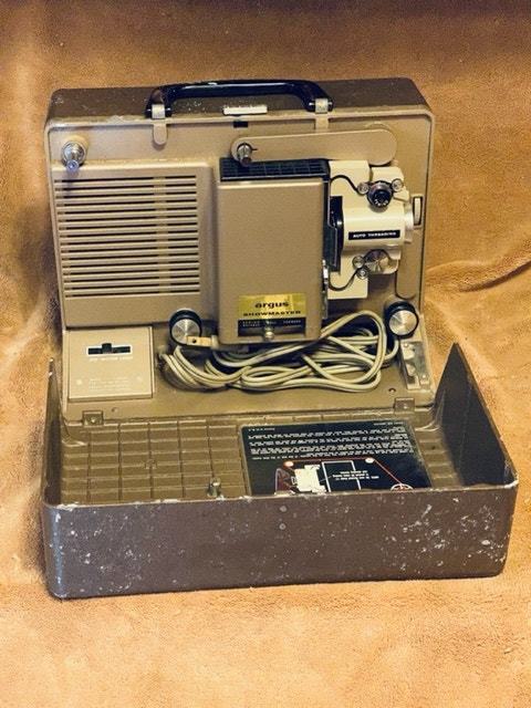 Vintage Argus Showmaster 500A Portable 8mm Film Auto Load Movie Projector w/Case - $41.58
