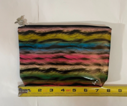 ADM Beauty Multicolored Fur-Printed Pouch - e219 - $116.67 MXN