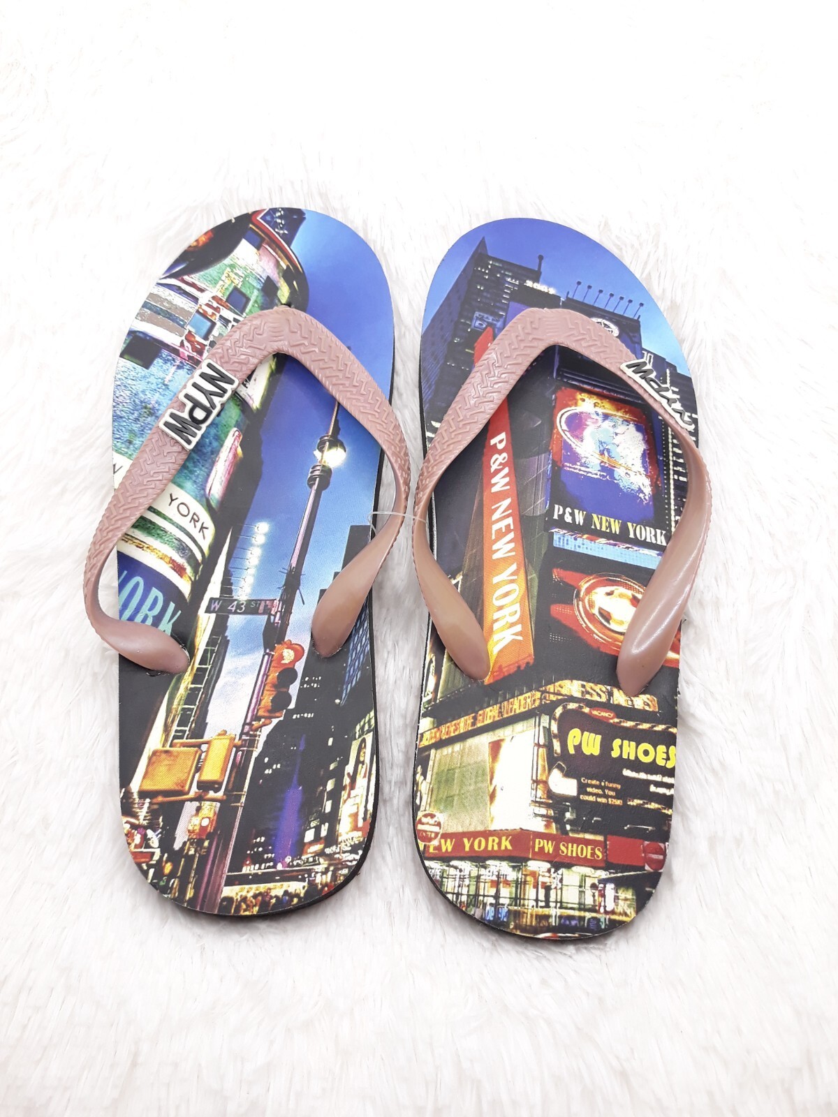 NYPW Women&#39;s &quot;NEW YORK CITY GRAPHICS&quot; Thong Flip Flops (Size Small 5- 6)... - $14.59