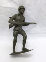 Vintage 1960s Unbranded Infantry Toy Soldier 5.5&quot; - €11,37 EUR