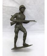 Vintage 1960s Unbranded Infantry Toy Soldier 5.5&quot; - $240.19 MXN