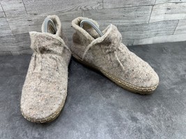 L. L. Bean Slippers Women 7 M Wicked Good Shoes Brown Shearling Moccasin... - $27.54